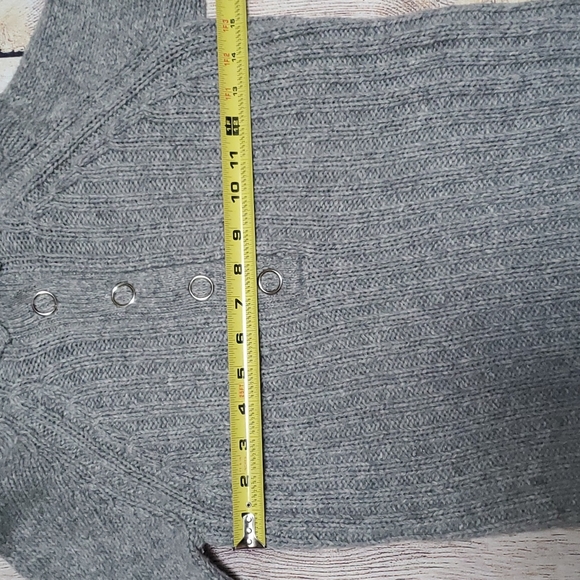 SO Womens Size Large Long Sleeve Grey Sweater - Picture 7 of 13